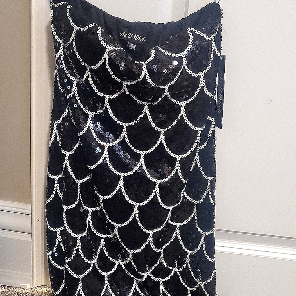 Sz Small sequence strapless dress